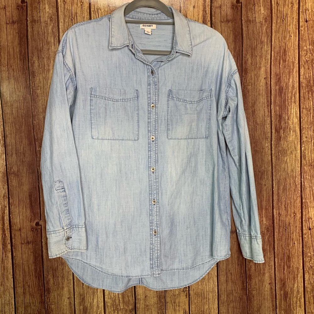 3/$25 Old Navy Oversized Chambray Button Up - Picture 1 of 7